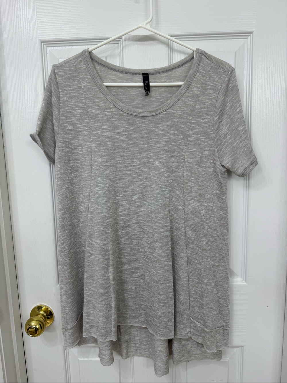 Women's Light Gray Short Sleeve Scoop Neck Tunic Top